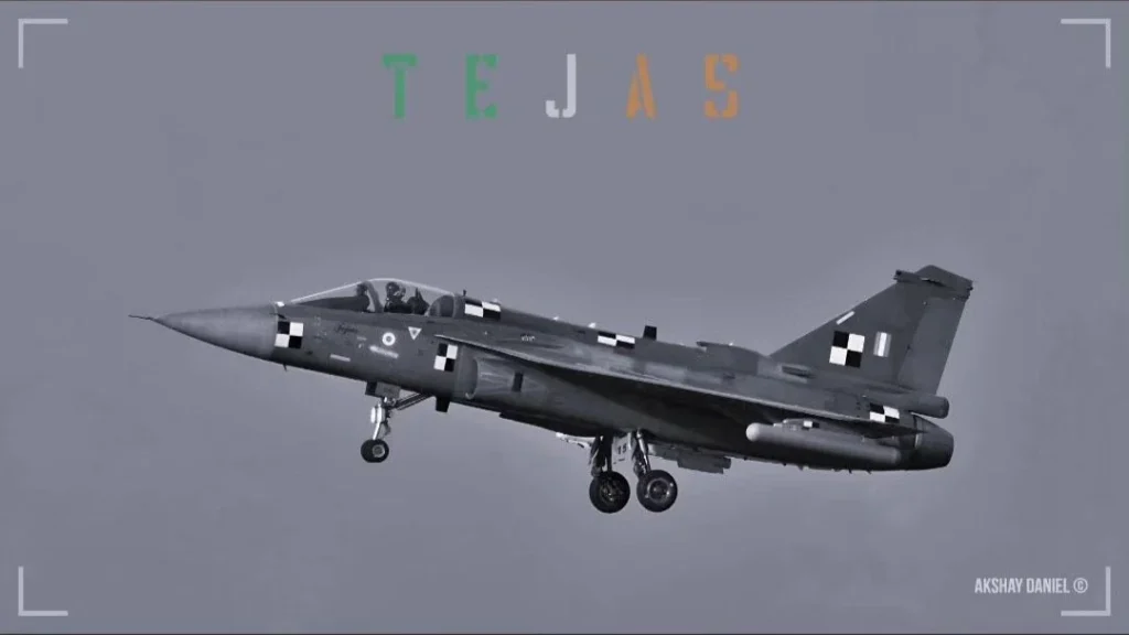MASSIVE: LCA Tejas Mk-1 seen flying with indigenous ASPJ pod for the first time