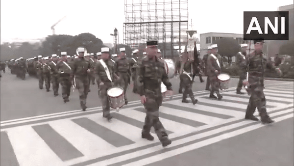 Marching contingent, band from France participate in Republic Day parade rehearsal
