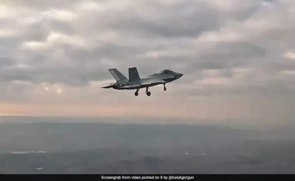 Turkish 5th Generation Stealth Fighter KAAN conducts 1st flight